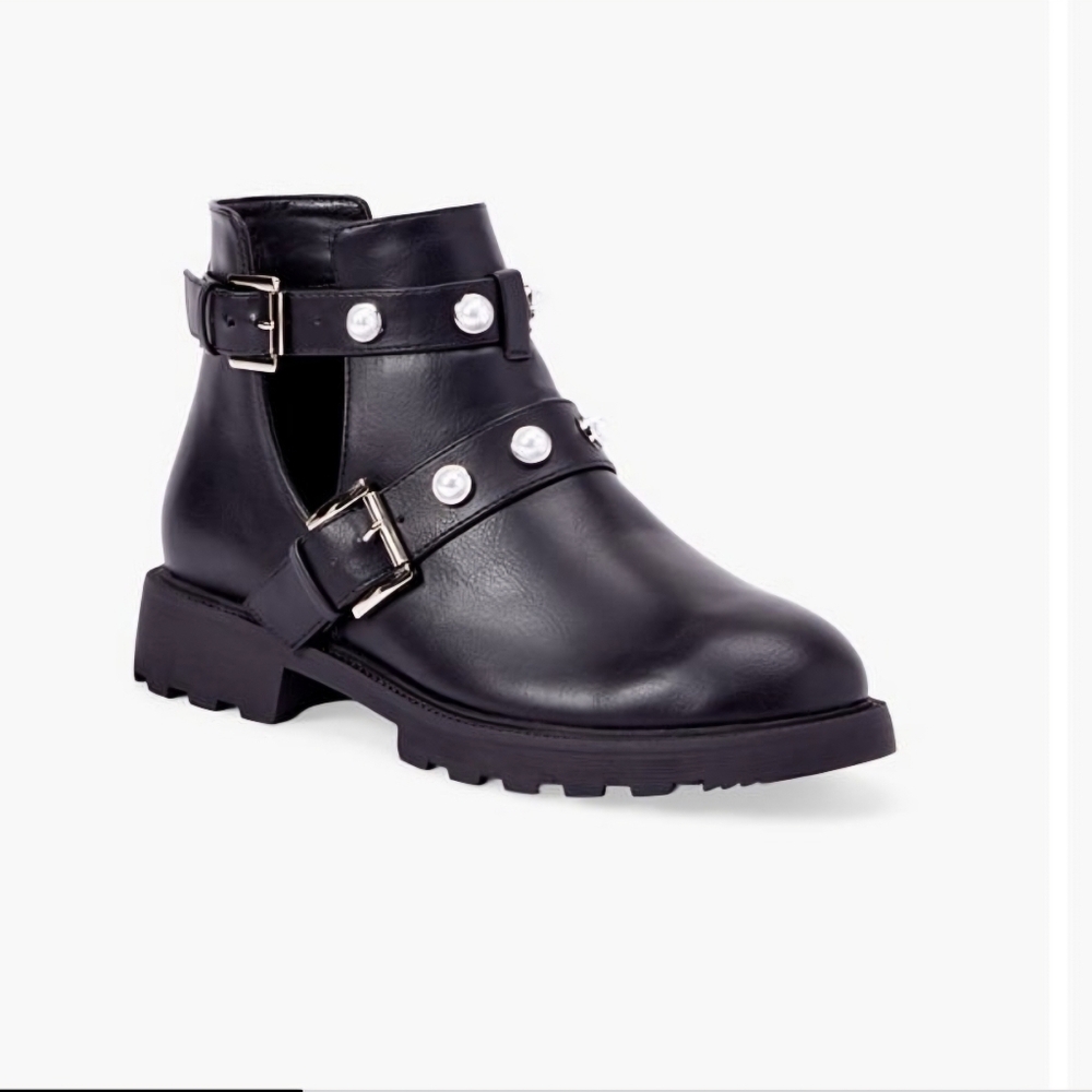JustFab Black booties